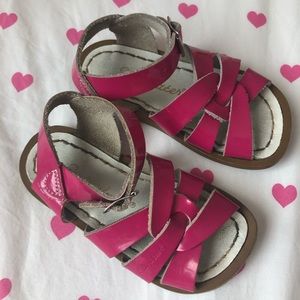 Saltwater Sandals! Size 6 (toddler)
